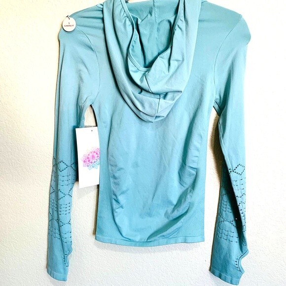 Bella movement mint green top women Long sleeve top size S yoga meditation - Picture 7 of 7